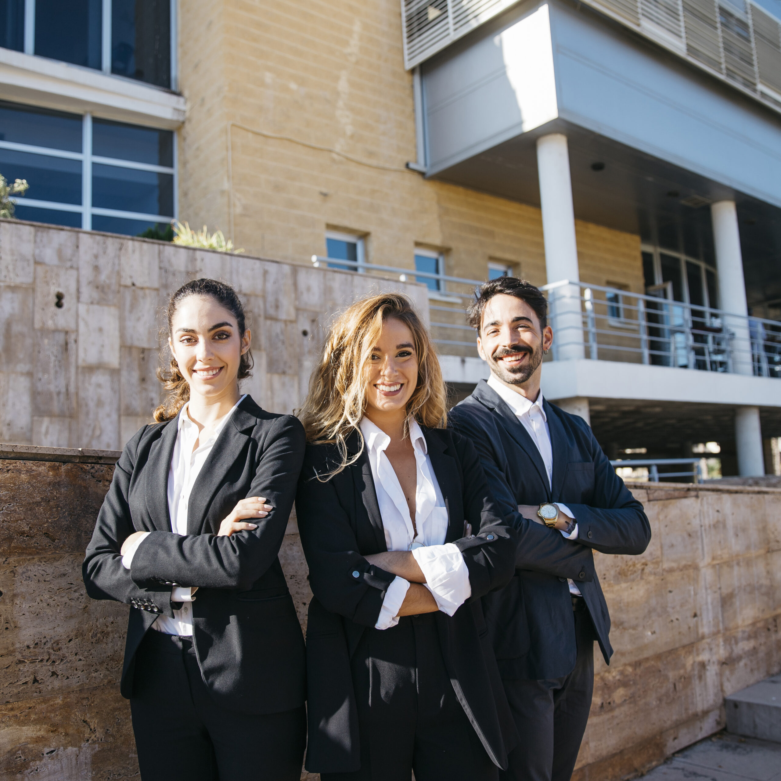 smiling-business-persons